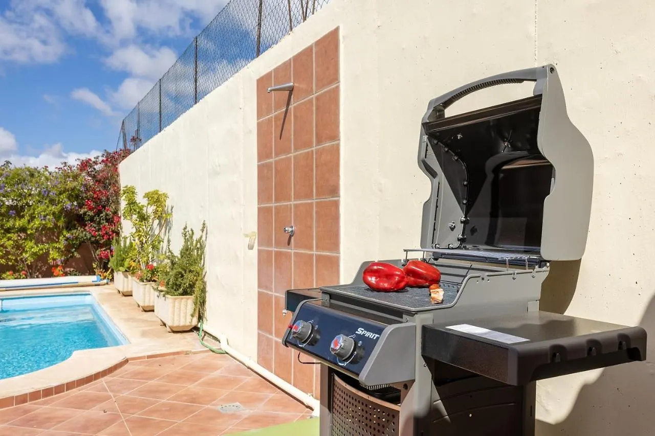 Casa Melocoton - Private Pool - Ocean View - Bbq - Garden - Terrace - Free Wifi - Child & Pet-Friendly - 4 Bedrooms - 8 People La Listada